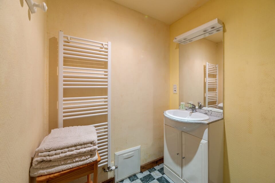 Quaint Holiday Home in Ferce House in Pays de la Loire