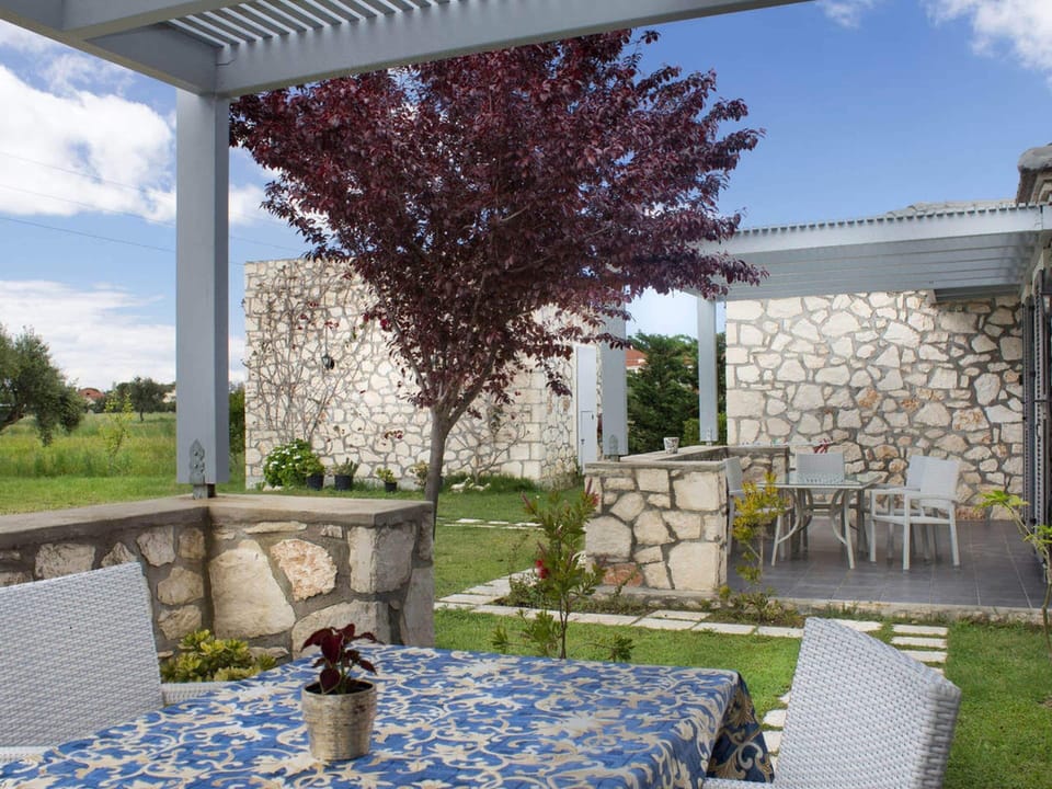 Villa | Dining