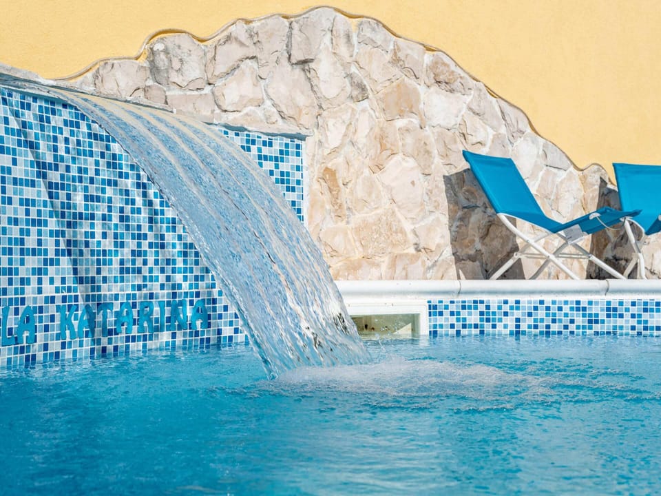 Villa | Pool | Indoor pool, outdoor pool