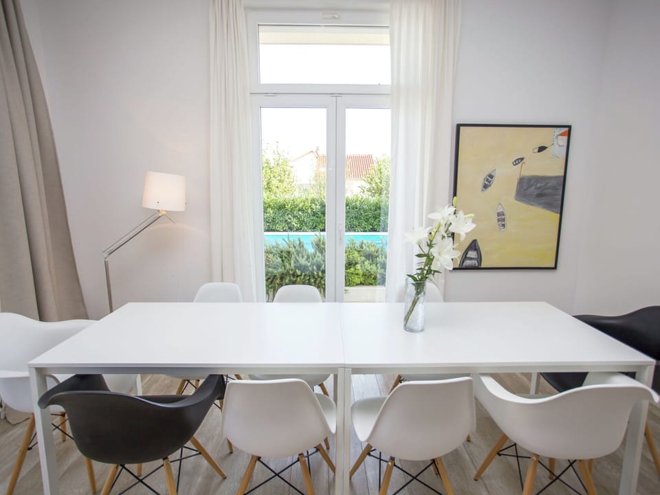 Villa | Dining