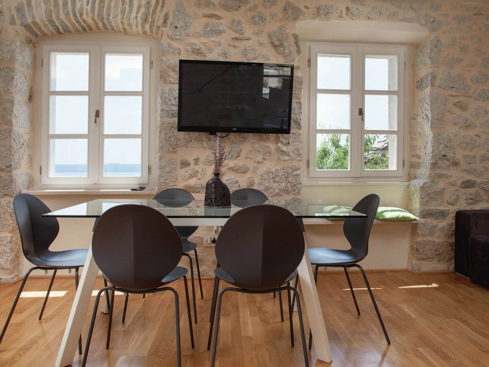 Villa | Dining