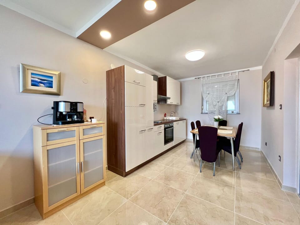 Apartment | Private kitchen