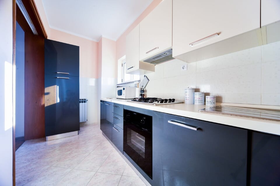 Apartment | Private kitchen | Cookware/dishes/utensils