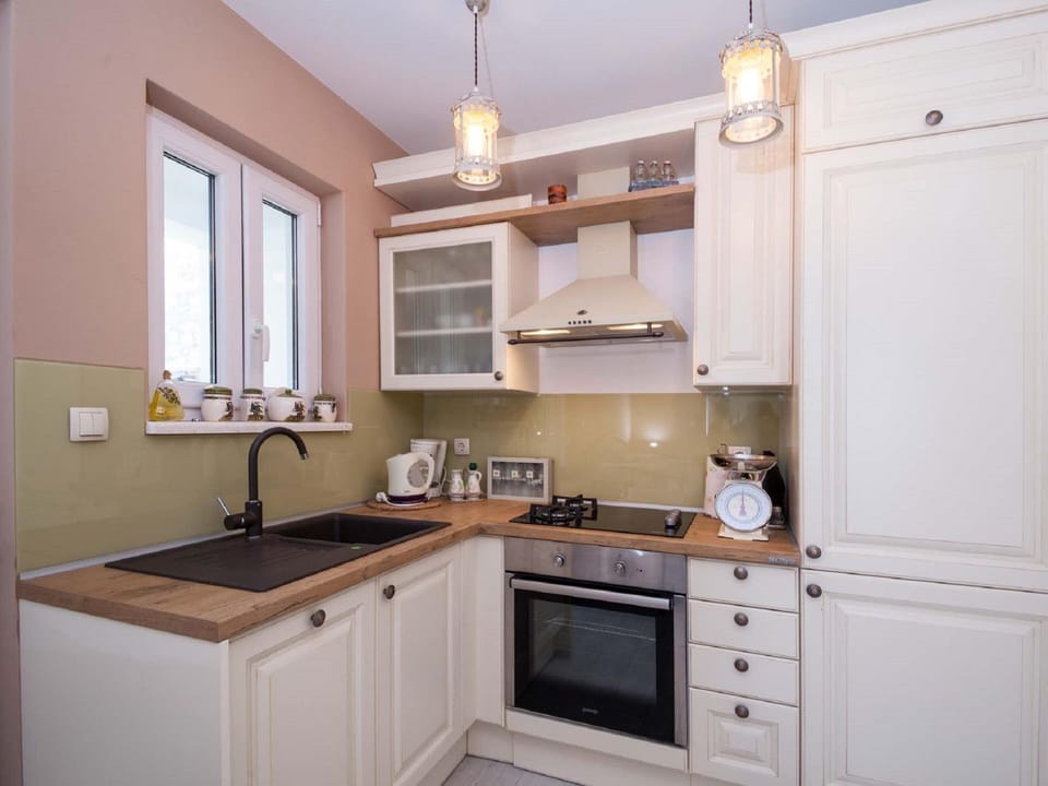 House | Private kitchen | Electric kettle, toaster
