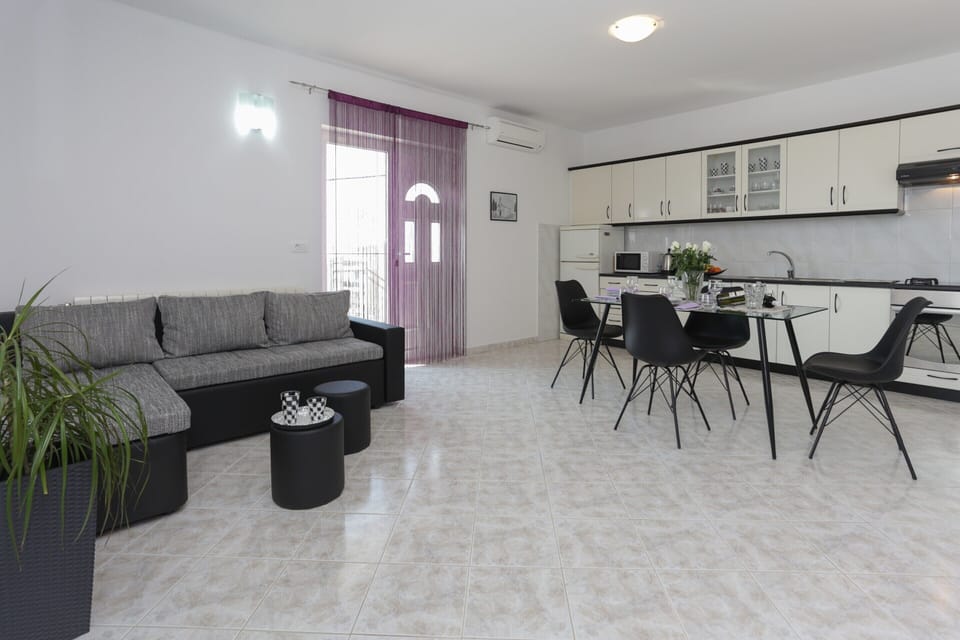 Apartment | Living area