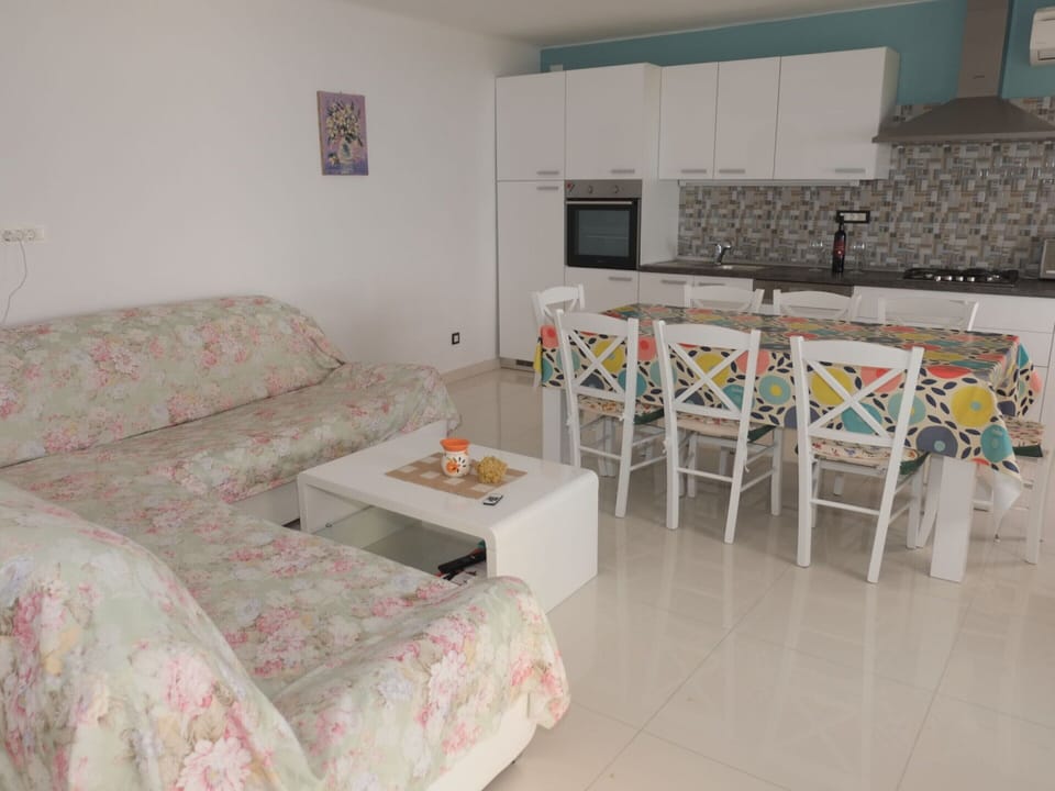 House | Private kitchen | Cookware/dishes/utensils