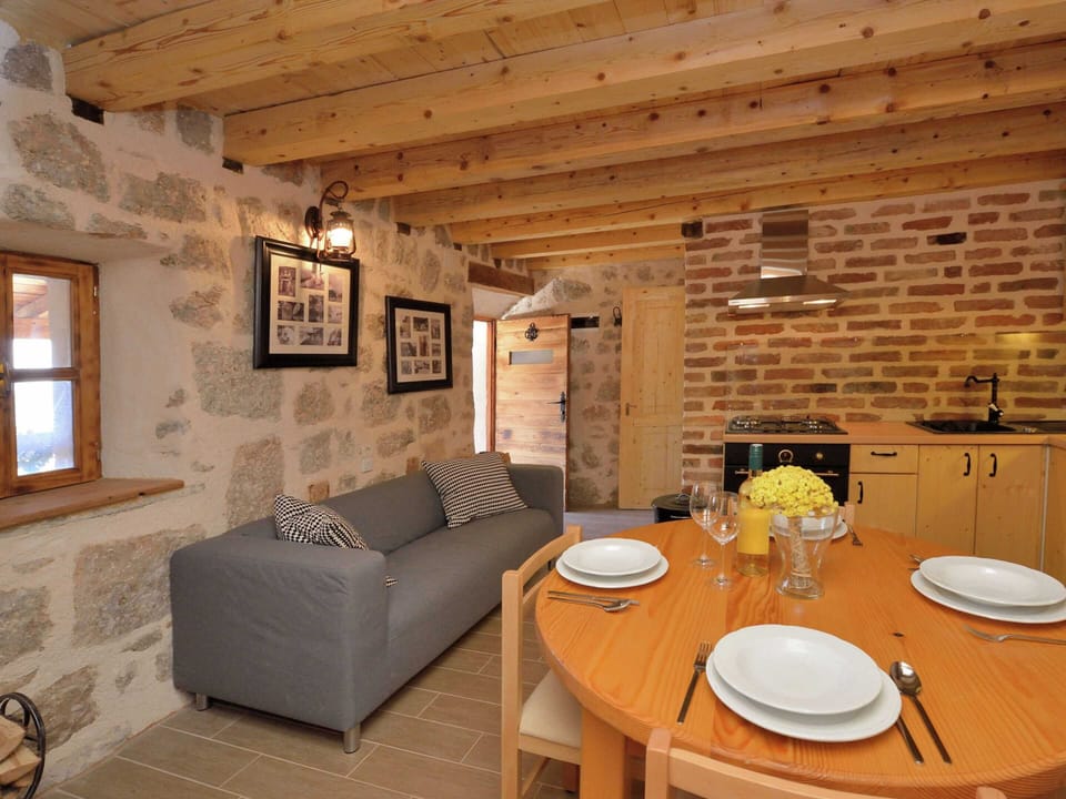 House | Dining