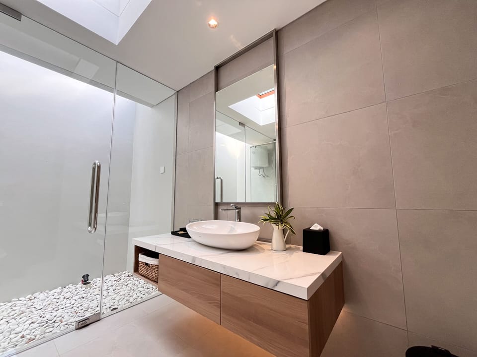 Villa Double Bed with 2 Beds | Bathroom | Shower, free toiletries, bidet, towels