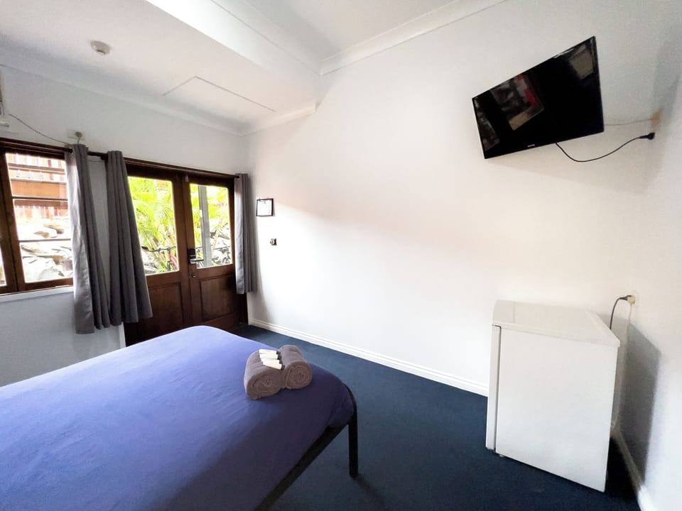 Deluxe Double Room, 1 Double Bed | WiFi (free), bed sheets