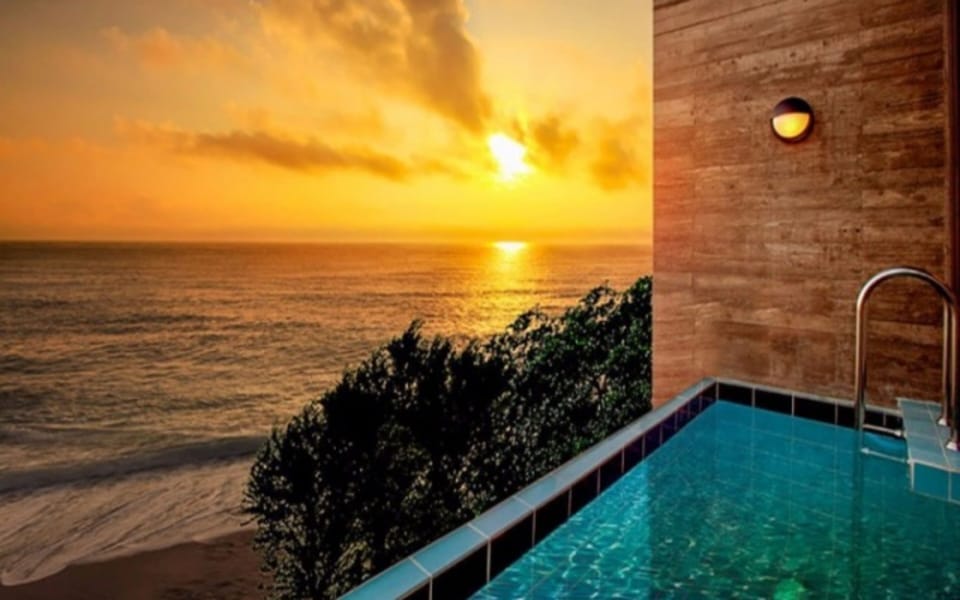 Private pool