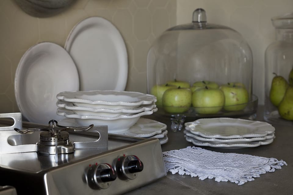 Deluxe Apartment, 2 Bedrooms | Private kitchen | Fridge, microwave, oven, stovetop