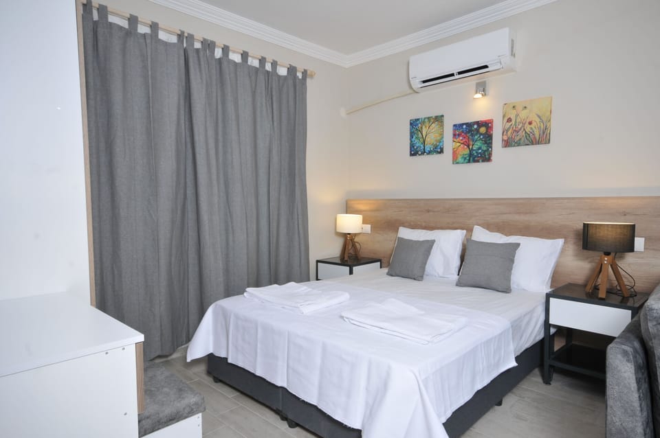 Minibar, soundproofing, free WiFi