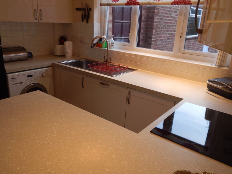 Family House | Private kitchen | Fridge, microwave, oven, stovetop