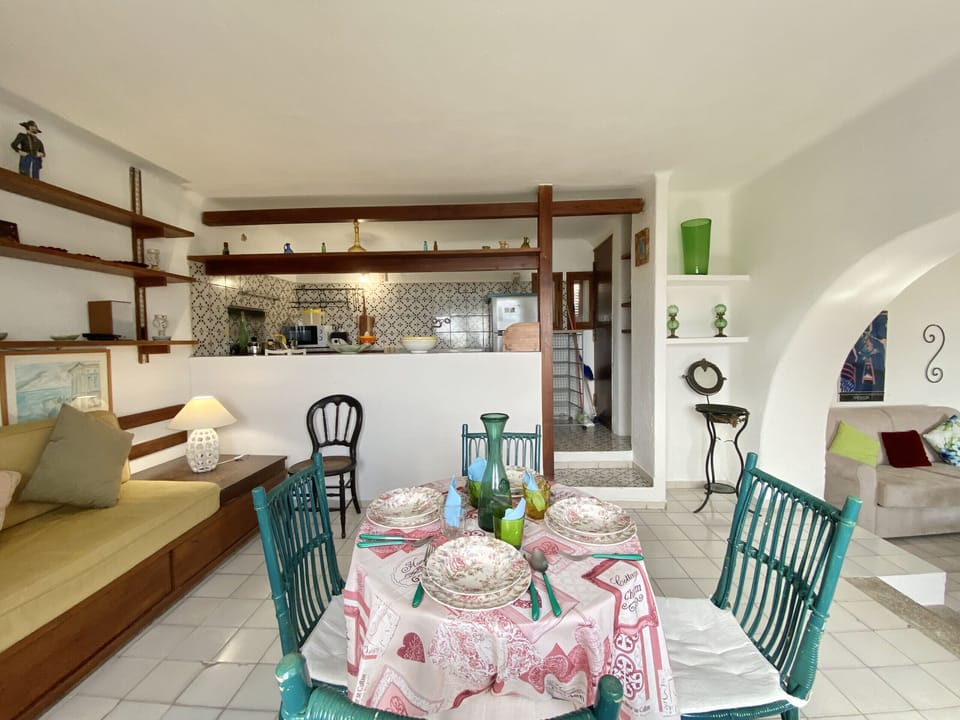 Apartment, 1 Bedroom, Terrace, Sea View | In-room dining