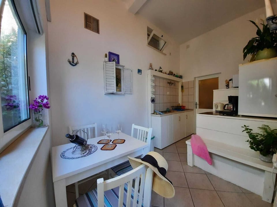 Kitchen of apt Ive