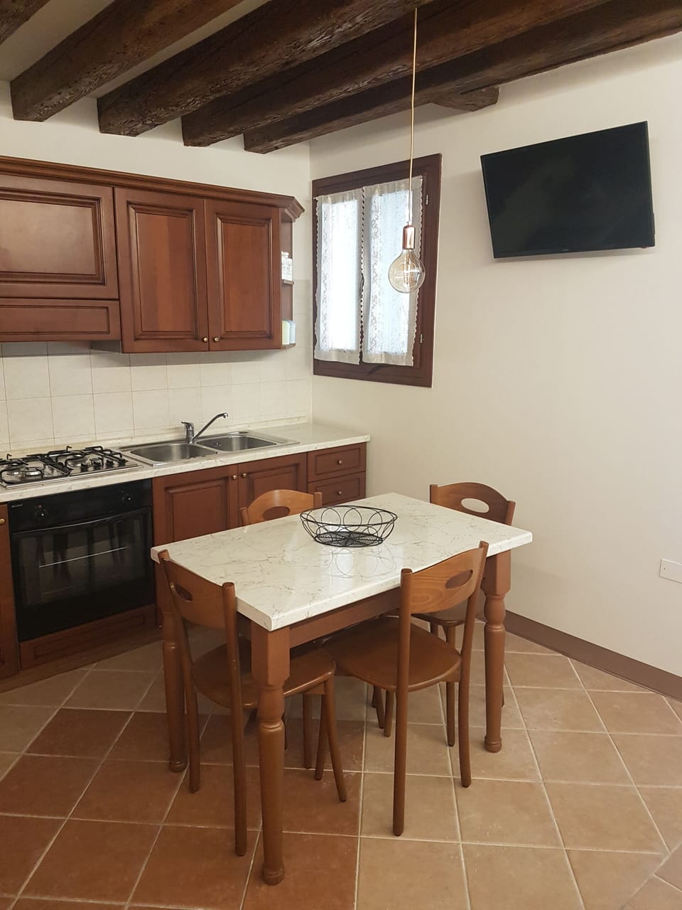 Apartment, 1 Bedroom | Private kitchen | Full-size fridge, microwave, oven, stovetop