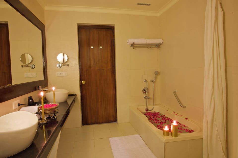 Bathtub, free toiletries, hair dryer, towels