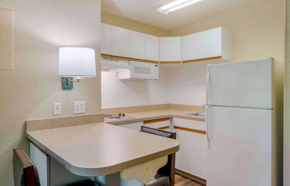 Deluxe Studio, 1 King Bed with Sofa bed, Non Smoking | Private kitchen | Fridge, microwave, stovetop, coffee/tea maker