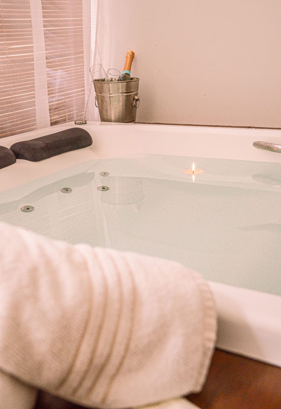 Standard Apartment | Jetted tub