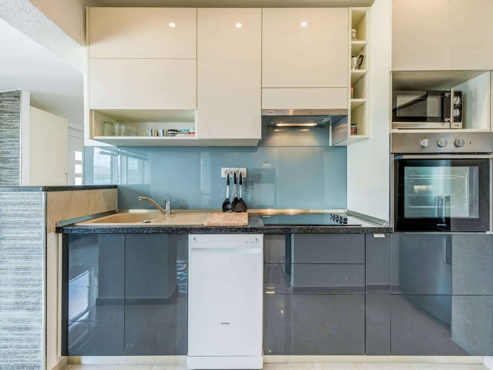 Apartment | Private kitchen | Highchair, cookware/dishes/utensils