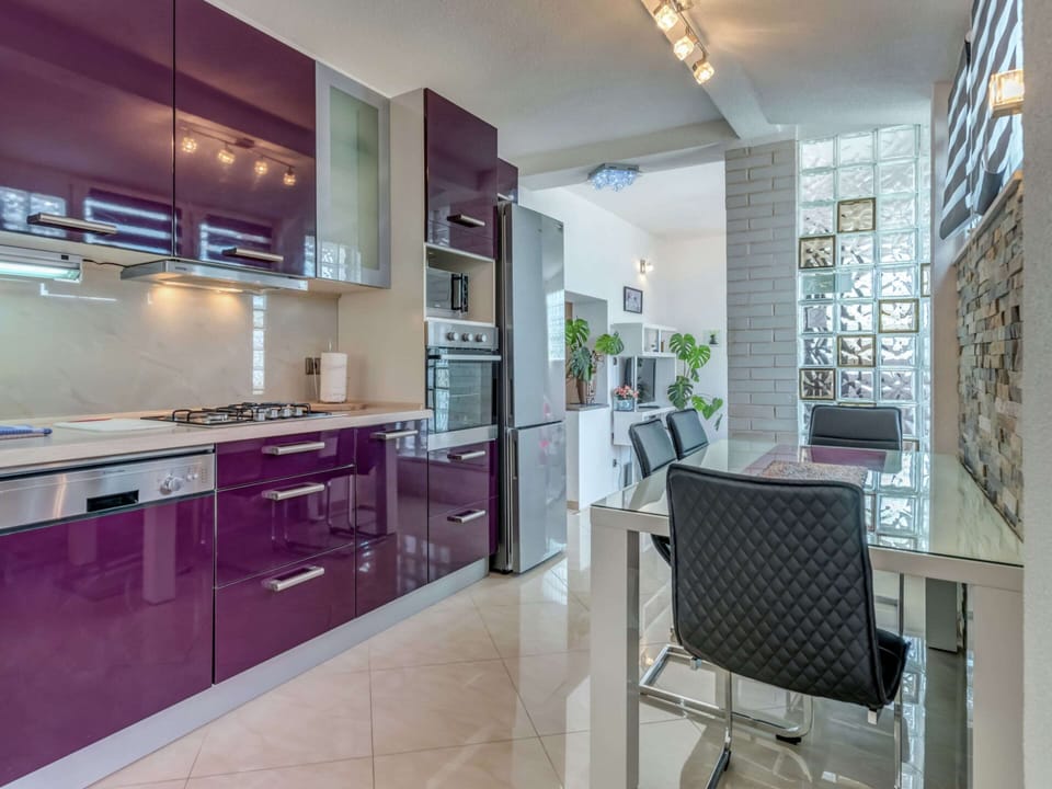 House | Private kitchen | Highchair