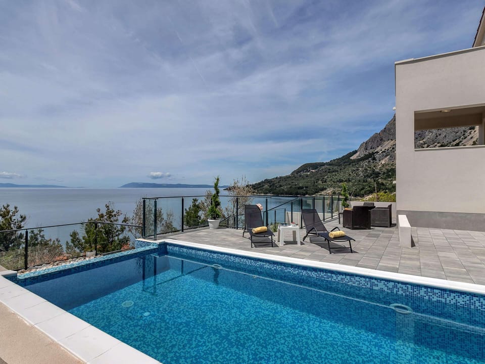 Villa | Pool | Indoor pool, outdoor pool