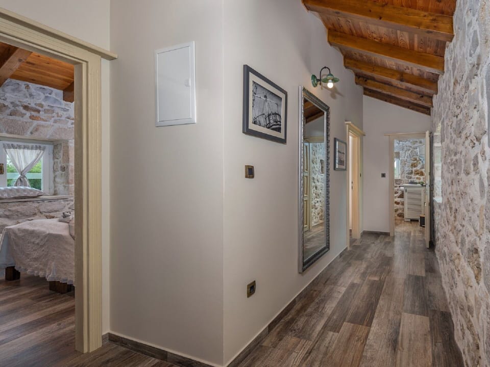 Villa | 3 bedrooms, individually furnished, iron/ironing board, bed sheets