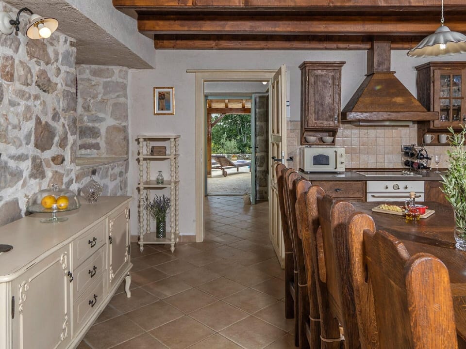 Villa | Private kitchen | Cookware/dishes/utensils