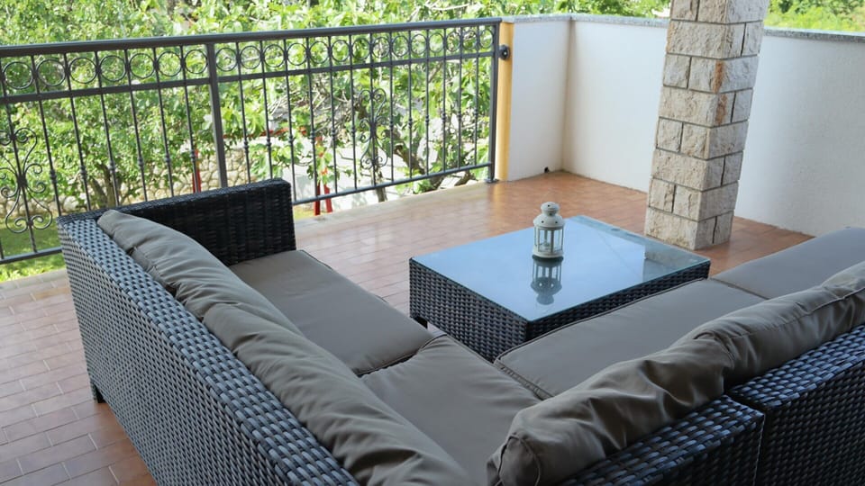 House | Balcony