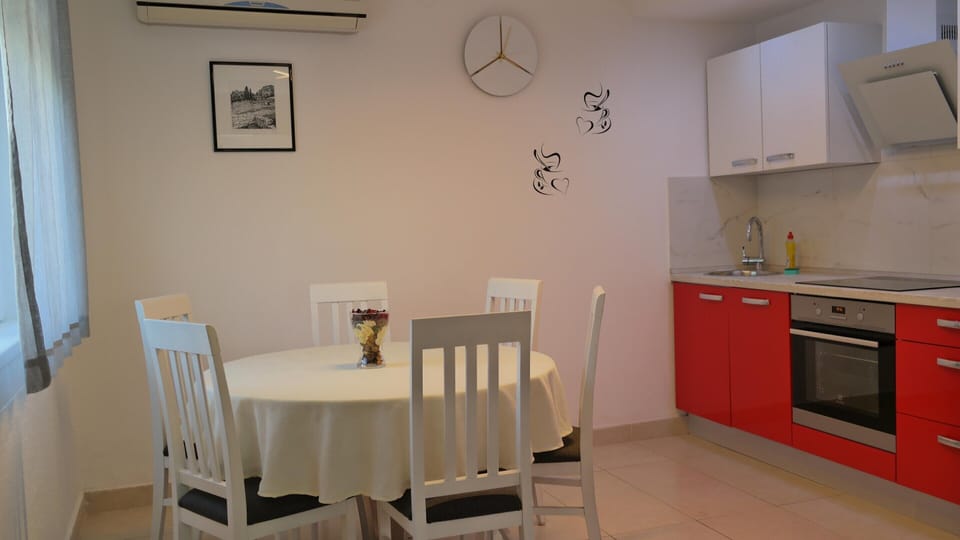House | Private kitchen | Highchair