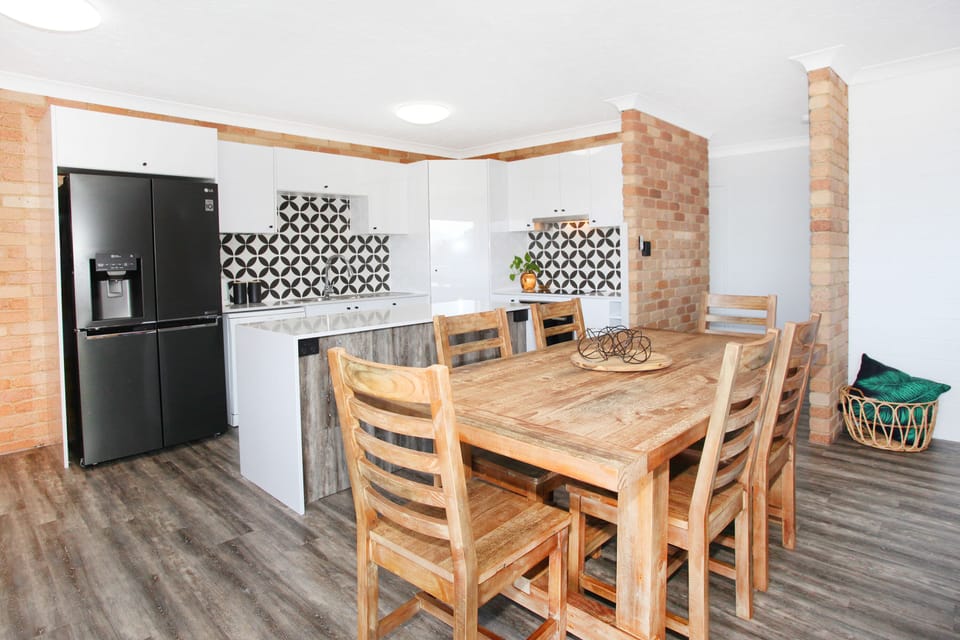 Apartment, 2 Bedrooms | In-room dining