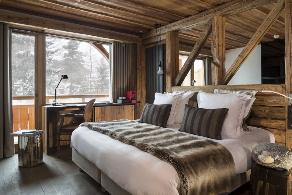Room | Premium bedding, in-room safe, desk, free WiFi