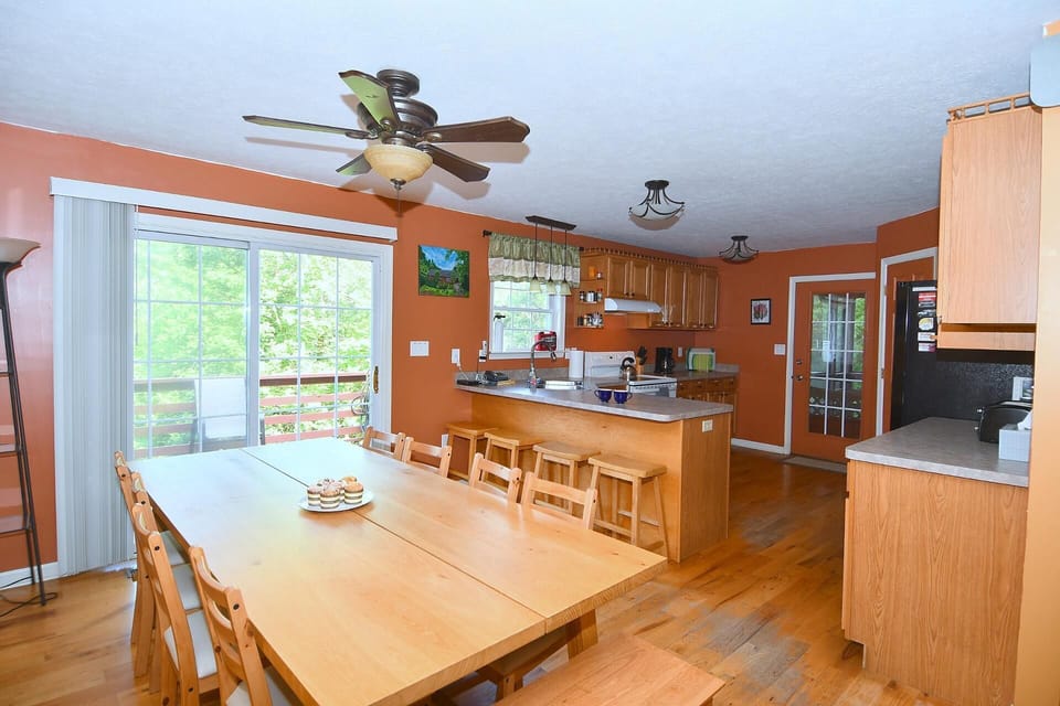 Cabin, Multiple Beds (Creekview Cabin - A Perfect Escape) | Private kitchen | Fridge, microwave, oven, freezer