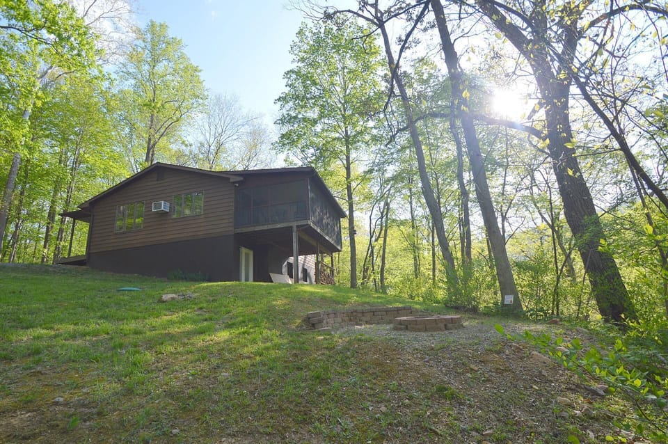 House, Multiple Beds (Chesnutt Cabin on the Cacapon River) | Exterior