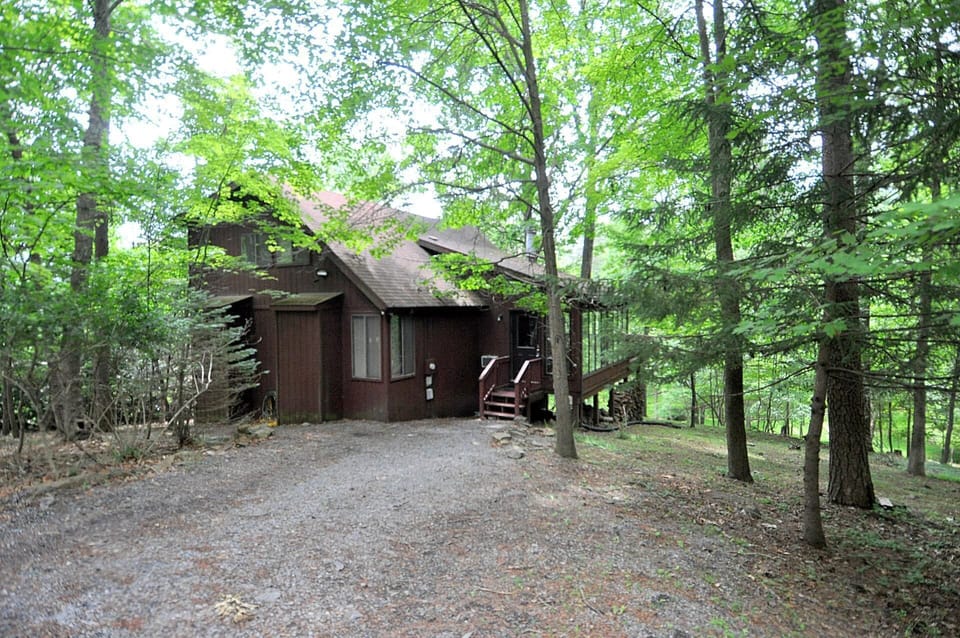 House, 2 Queen Beds (Treetop Cabin) | Property grounds
