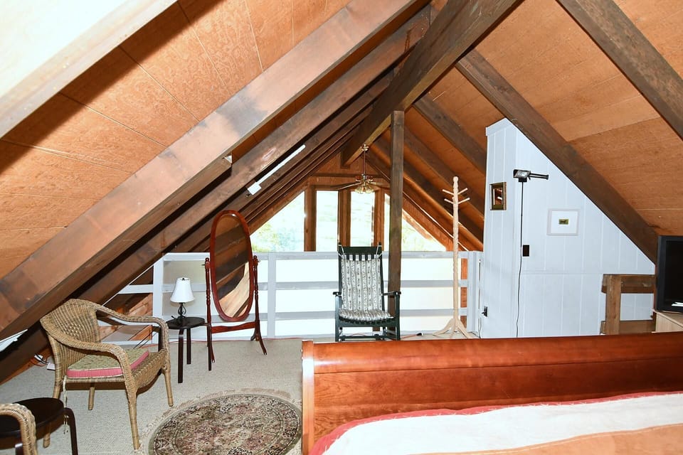 The Outlook - A Majestic View! Cabin in Shenandoah Valley