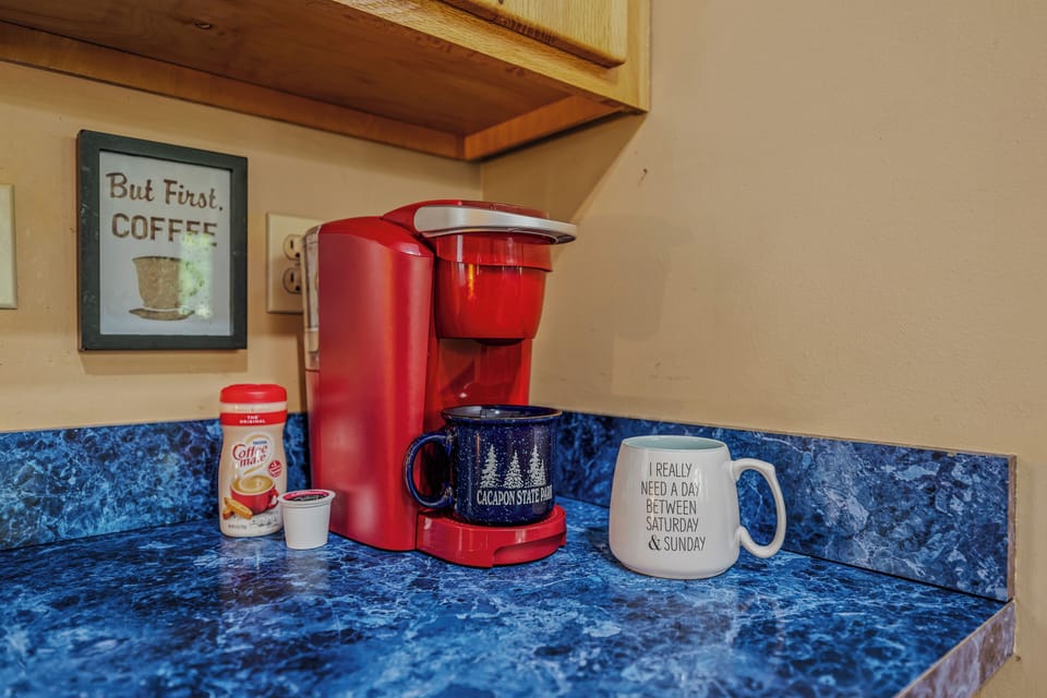 House, Multiple Beds (Blue Badger Cottage -Perfect Getaway!) | Coffee and/or coffee maker
