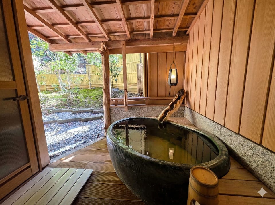 403 Suite Japanese and Twin Bed Room with Silver Open-air Hot Springs, Non Smoking | Bathroom | Free toiletries, hair dryer, slippers, bidet