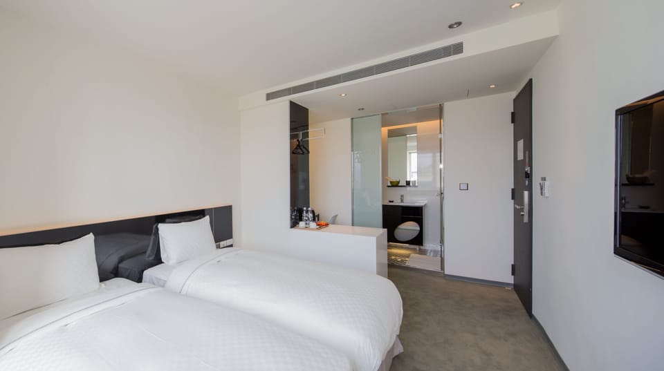 Deluxe Room, 2 Twin Beds, City View | View from room