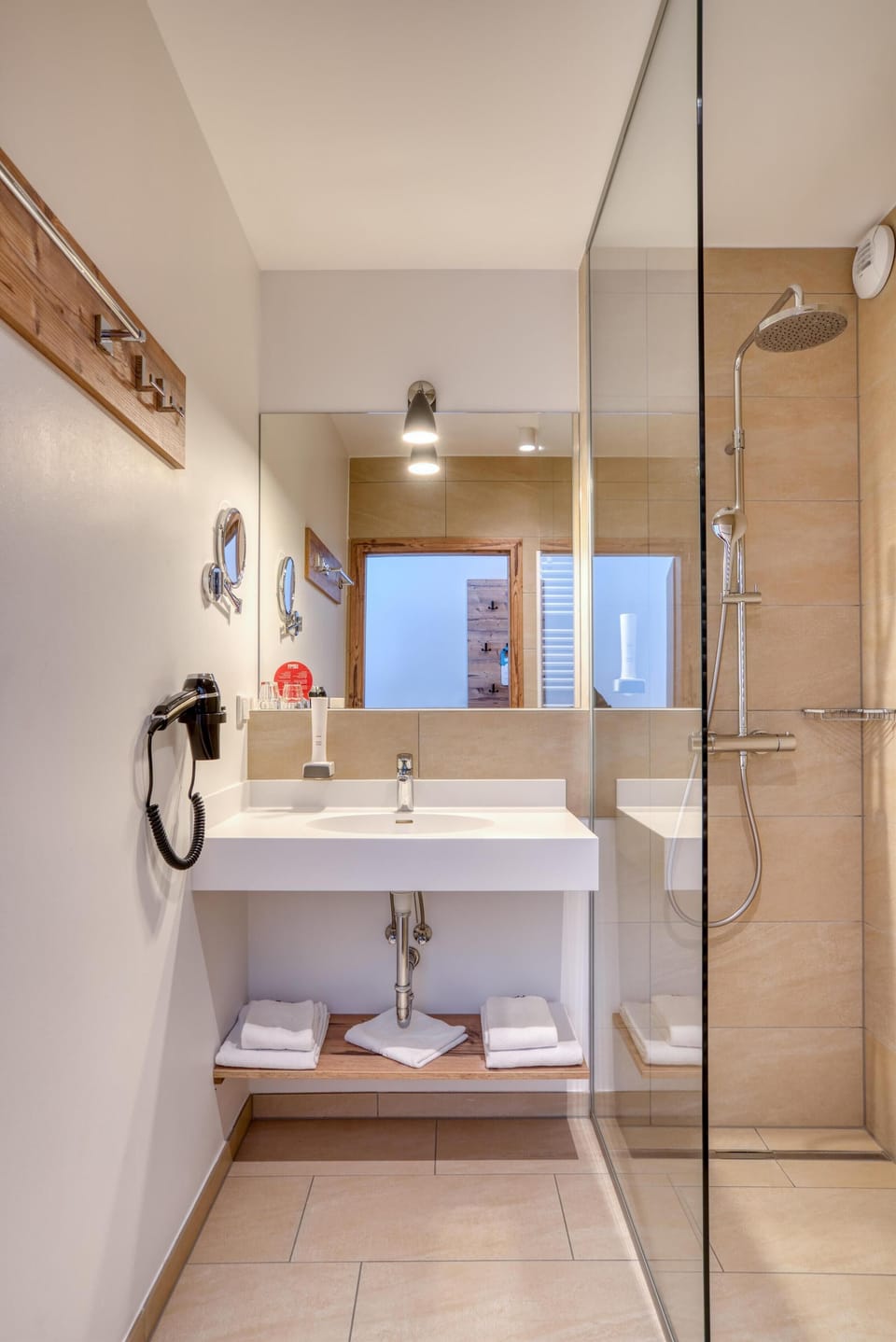 Standard Double or Twin Room, Balcony, Valley View | Bathroom | Shower, rainfall showerhead, free toiletries, hair dryer