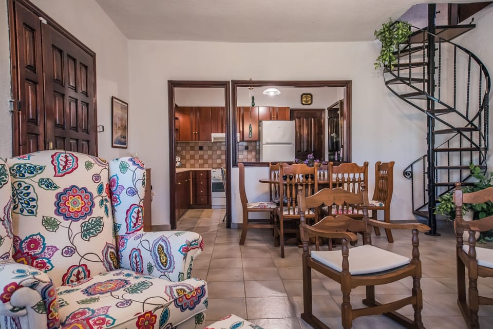 Villa, 3 Bedrooms | Living room | Flat-screen TV
