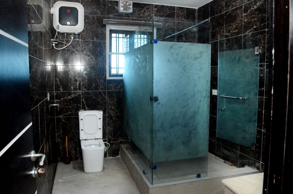 Shower, free toiletries, bathrobes, slippers