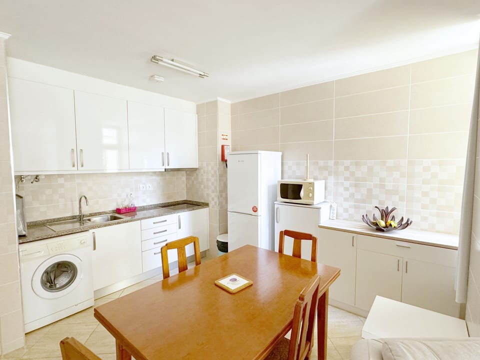 Cozinha (aberta para a sala) outro ângulo