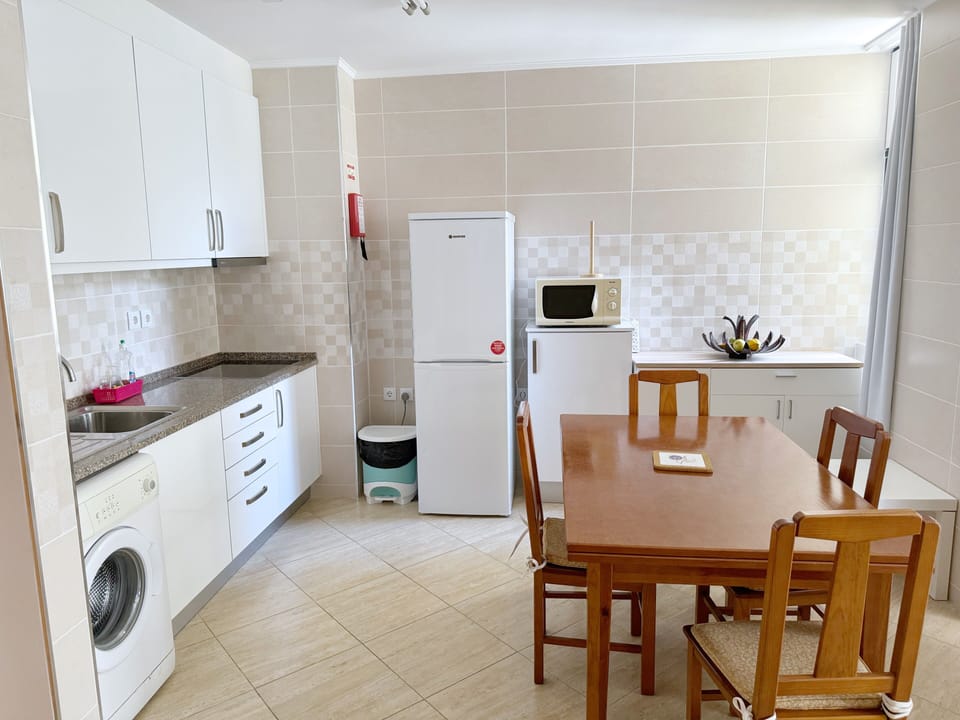Cozinha (aberta para a sala) outro ângulo