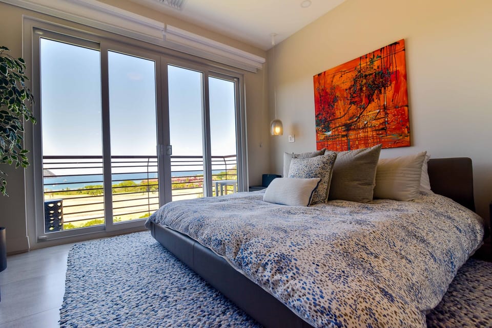 Deluxe Condo, 2 Bathrooms, Ocean View | WiFi (free), bed sheets