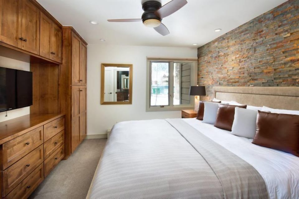 Room (Aspen Gant Platinum 1) | Free WiFi