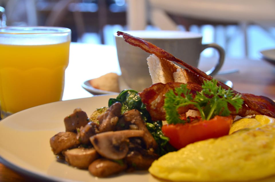 Daily full breakfast for a fee