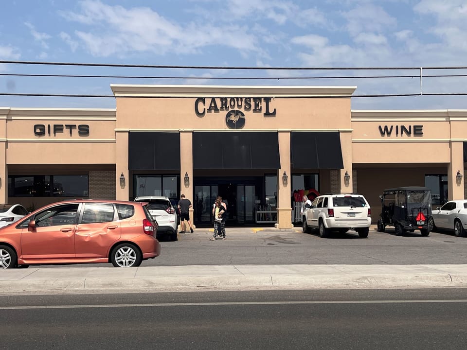 Grocery store and Liquor store close by.