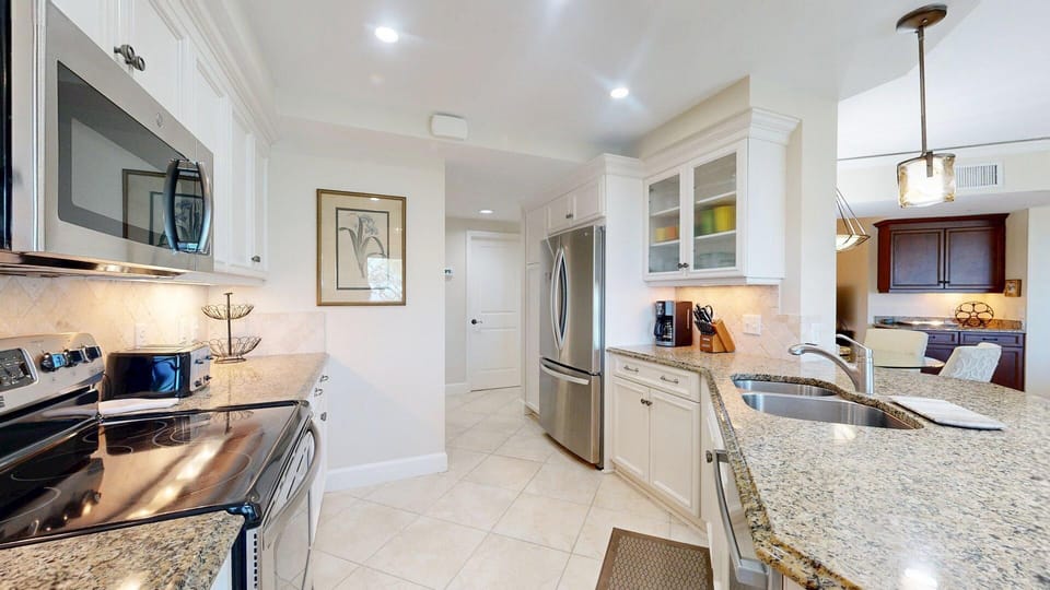 Fully Stocked Kitchen