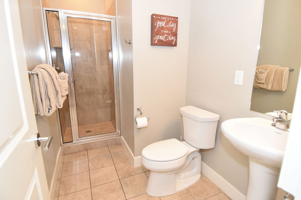 619 Main Level 3/4 Bathroom